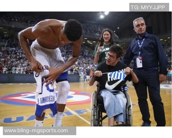 詹姆斯赠送字母哥签名球衣球员间友谊再升温引发热议